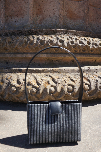 La Peque Shoulder Bag